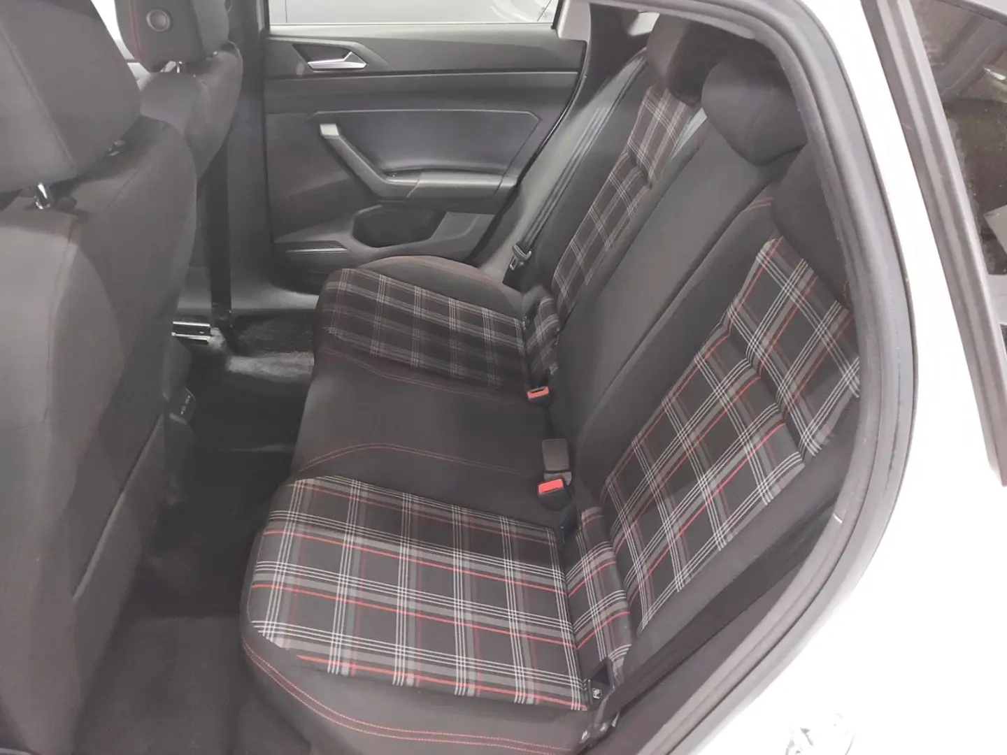 Polo VI 2.0 TSI GTI Navi LED AUT DynLicht SHZ