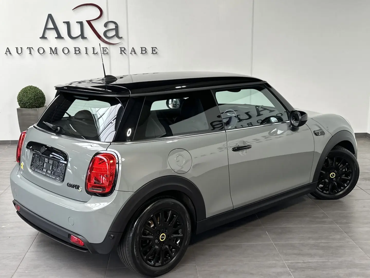 Cooper SE Classic Trim Black NAV+LED+PP+SHZ+1HD