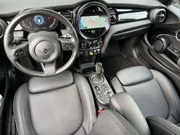 Cooper SE Classic Trim Black NAV+LED+PP+SHZ+1HD