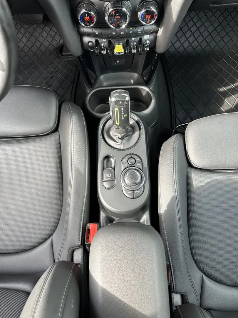 Cooper SE Classic Trim Black NAV+LED+PP+SHZ+1HD