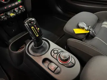 Cooper SE Essential Trim*SPOSI*LED*NAVI*PDC*Klim