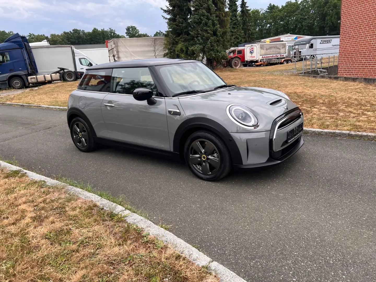 Cooper SE Essential Trim, Keyless-Go, PDC, SHZ,.