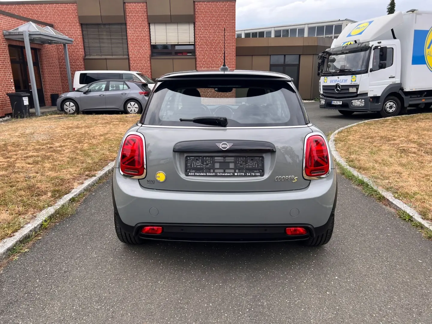 Cooper SE Essential Trim, Keyless-Go, PDC, SHZ,.