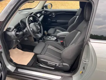 Cooper SE Essential Trim, Keyless-Go, PDC, SHZ,.
