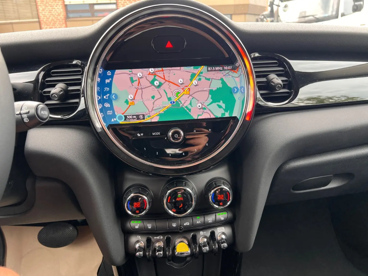 Cooper SE Essential Trim, Keyless-Go, PDC, SHZ,.