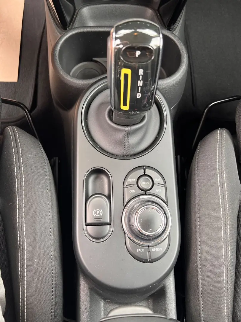 Cooper SE Essential Trim, Keyless-Go, PDC, SHZ,.