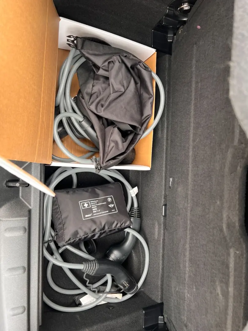 Cooper SE Essential Trim, Keyless-Go, PDC, SHZ,.