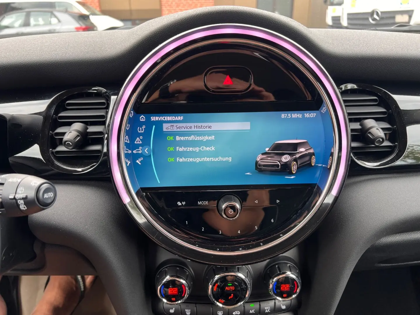 Cooper SE Essential Trim, Keyless-Go, PDC, SHZ,.