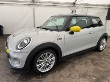 Cooper SE Trim /Kamera/Navi/Fernlichtaut./1.Hand