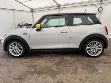 Cooper SE Trim /Kamera/Navi/Fernlichtaut./1.Hand