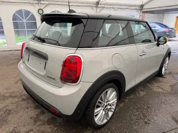 Cooper SE Trim /Kamera/Navi/Fernlichtaut./1.Hand