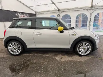 Cooper SE Trim /Kamera/Navi/Fernlichtaut./1.Hand