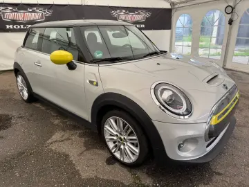Cooper SE Trim /Kamera/Navi/Fernlichtaut./1.Hand