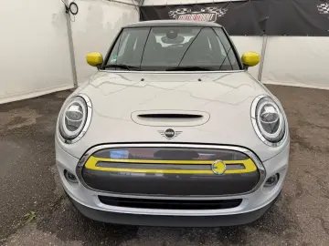 Cooper SE Trim /Kamera/Navi/Fernlichtaut./1.Hand