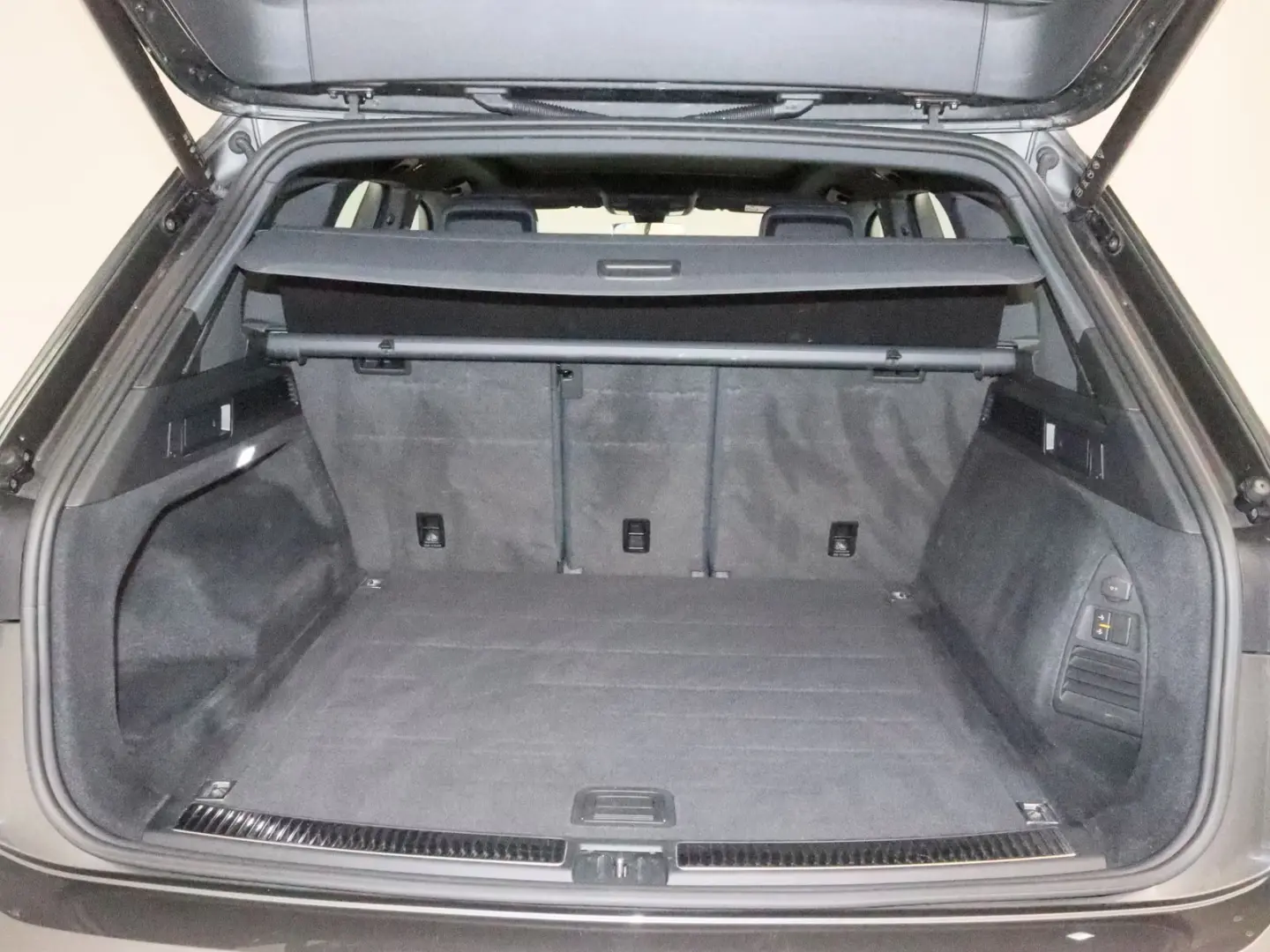 Volkswagen Touareg 3.0 V6 TDI Atmosphere AHK 360°
