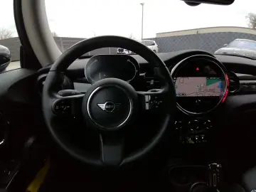 Cooper SE Trim Panoramadach Sitzheizung PDC
