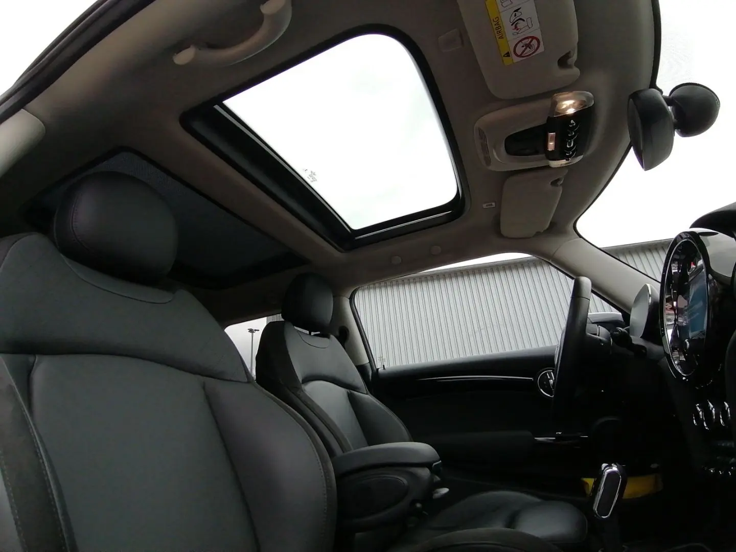 Cooper SE Trim Panoramadach Sitzheizung PDC