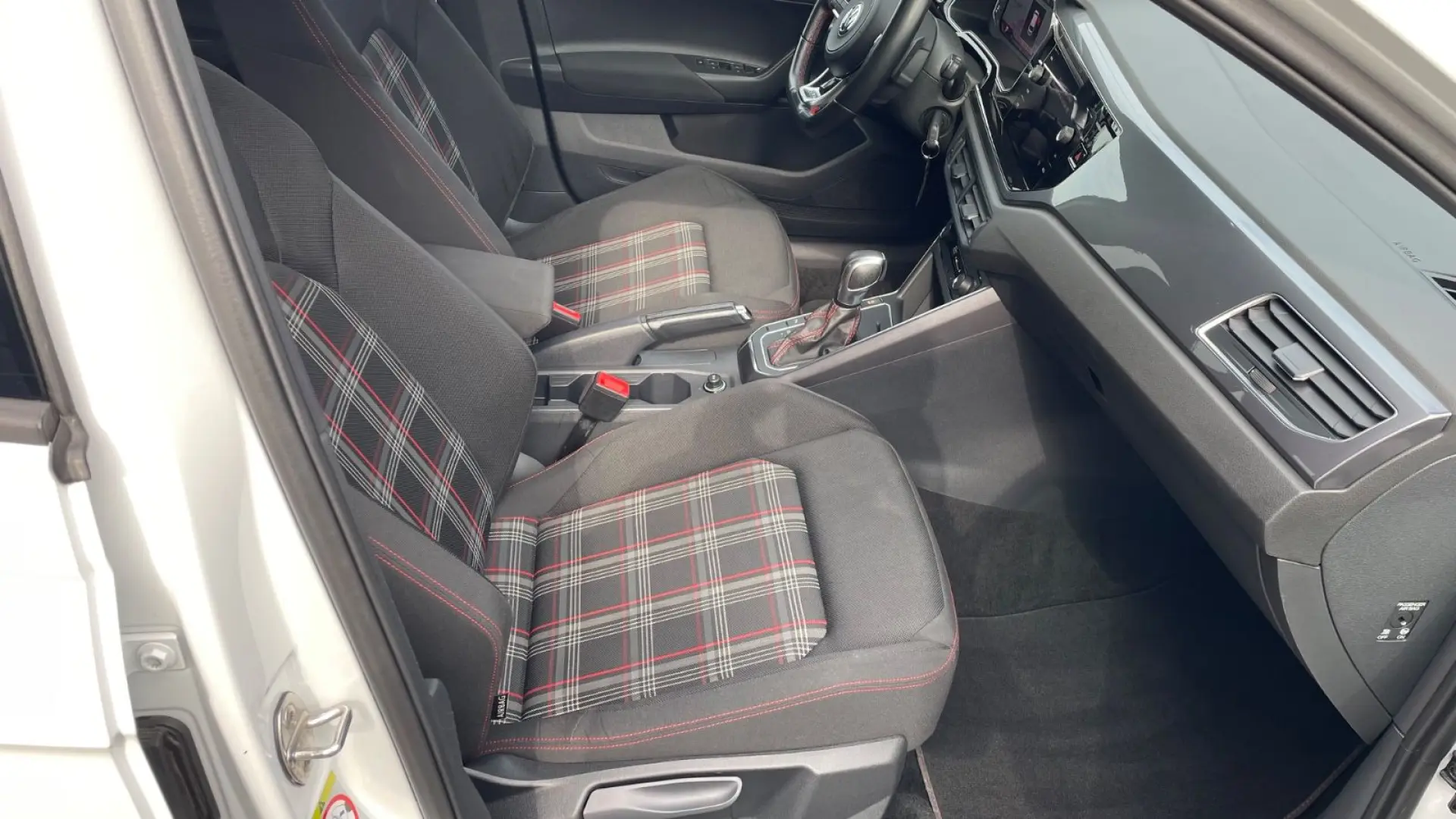 Polo VI GTI ACTIVE INFO ACC CARPLAY LED NAVI PDC