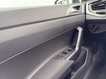 Polo VI R-Line/LED/DSG/digCockpit/Navi/mtl.138,-