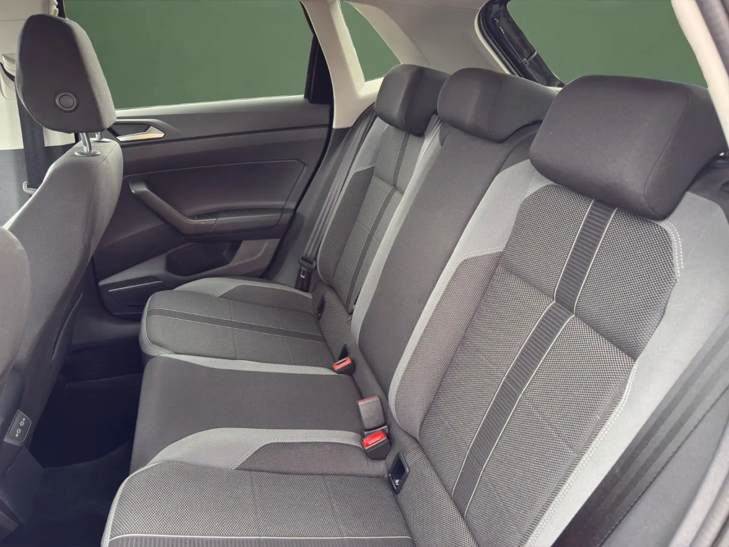 Polo VI R-Line/LED/DSG/digCockpit/Navi/mtl.138,-