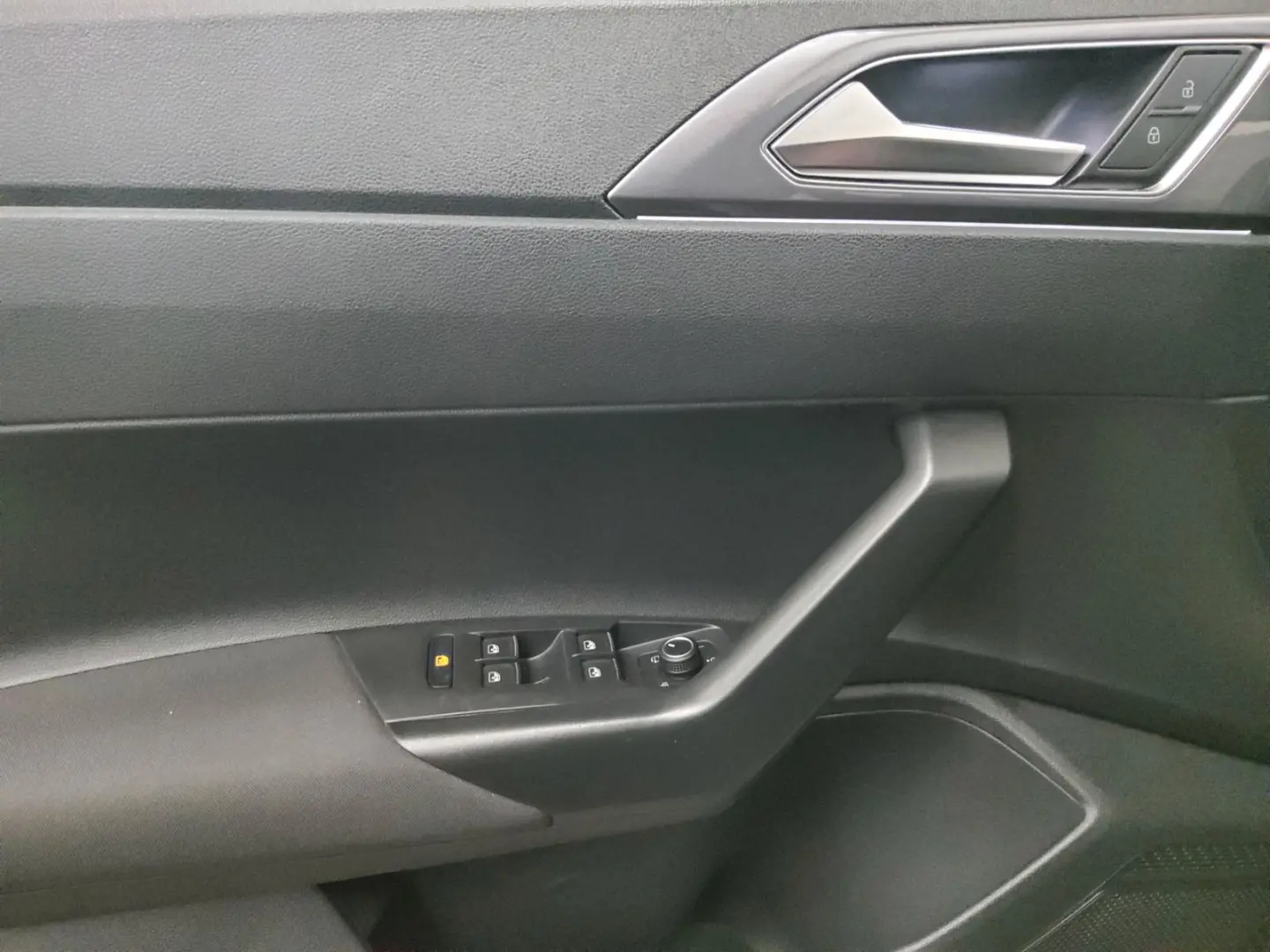 Polo VI 2.0 TSI GTI Navi ACC LED RFK AUT SHZ LM