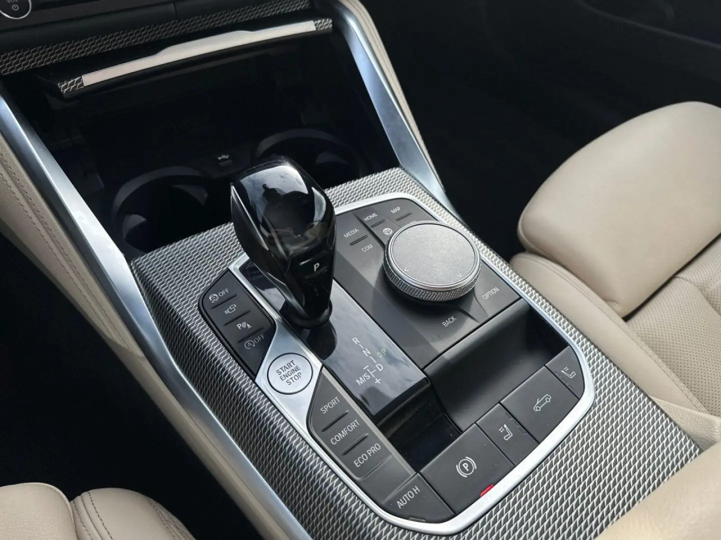 420i Cabrio M Sport LCProf HUD H/K PA+ ACC Laser