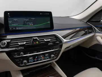 540i Luxury Line Kamera Glasdach Laser HUD H/K