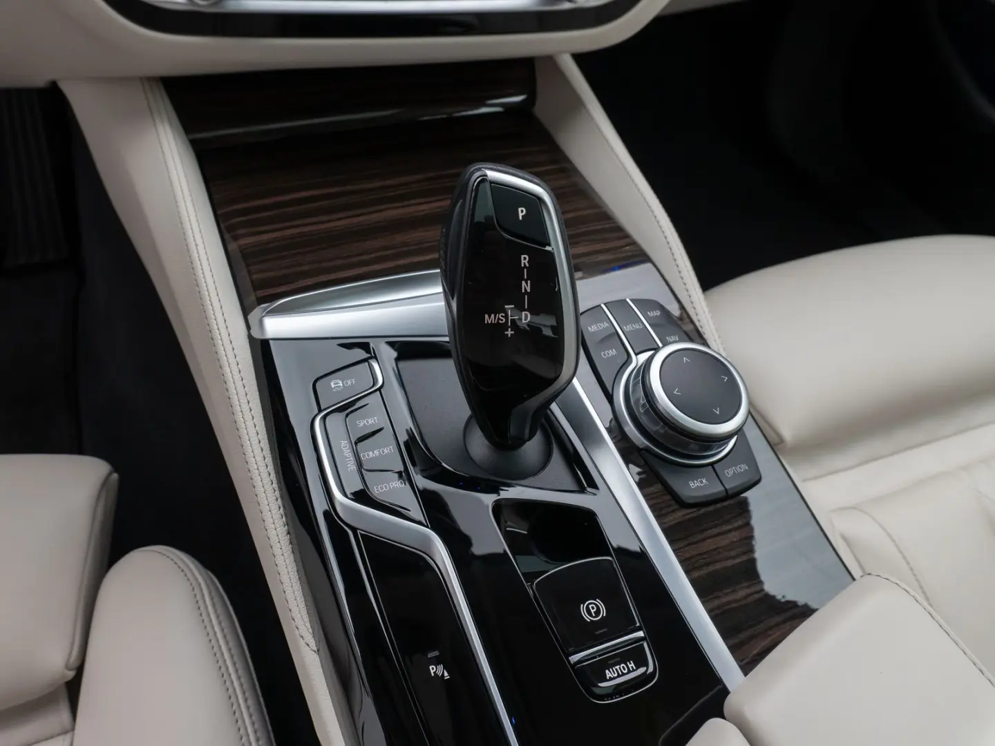 540i Luxury Line Kamera Glasdach Laser HUD H/K