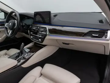 540i Luxury Line Kamera Glasdach Laser HUD H/K