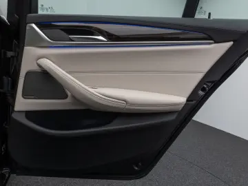 540i Luxury Line Kamera Glasdach Laser HUD H/K
