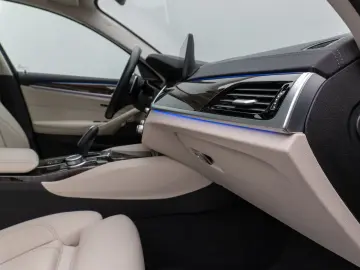 540i Luxury Line Kamera Glasdach Laser HUD H/K