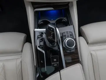 540i Luxury Line Kamera Glasdach Laser HUD H/K
