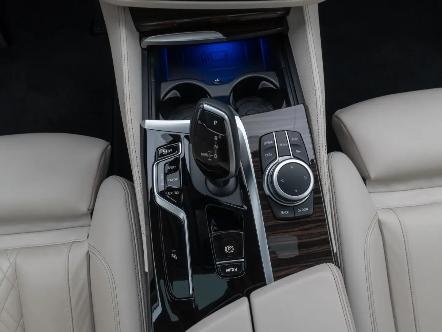 540i Luxury Line Kamera Glasdach Laser HUD H/K