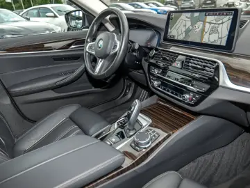 BMW 530 i Limousine Luxury Line