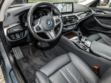 BMW 530 i Limousine Luxury Line