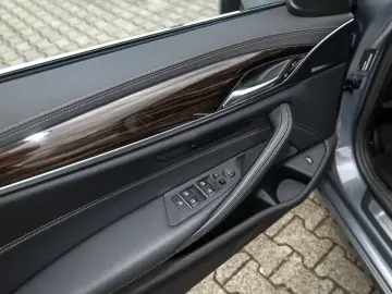 BMW 530 i Limousine Luxury Line