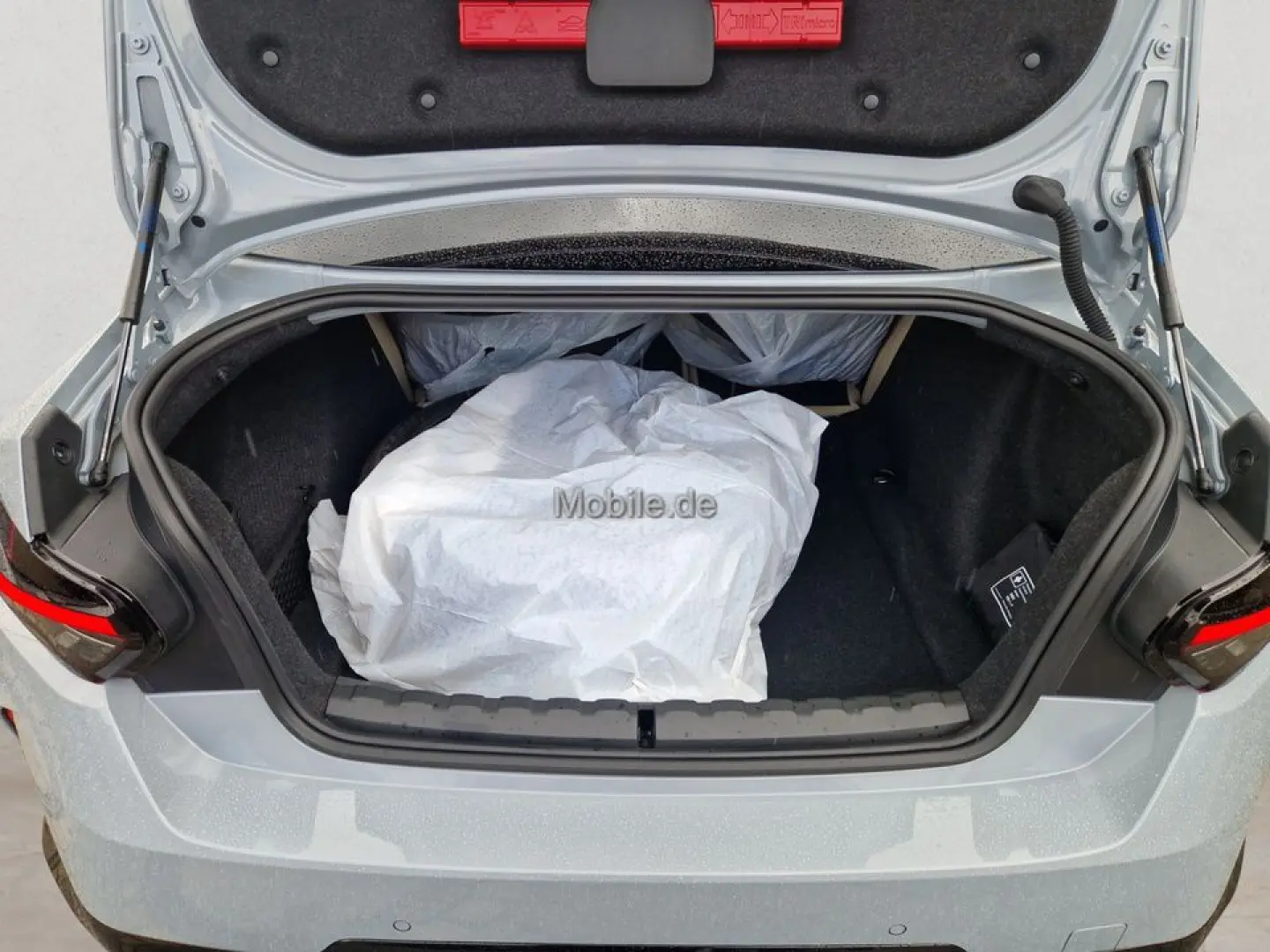 218i Coupe M Sport / NP= 53.960,- / Glasdach /