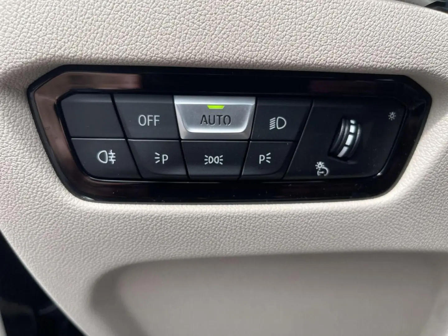 420d Cabrio LED NAVI LEDER SHZ PDC RFK KOMFORTZU
