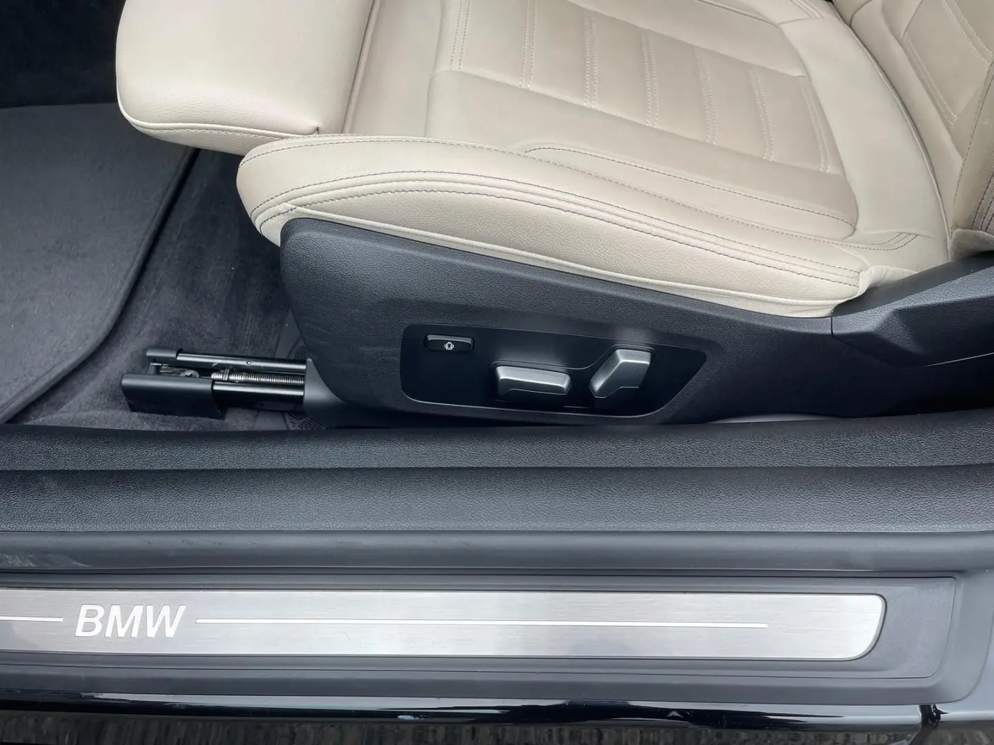 420d Cabrio LED NAVI LEDER SHZ PDC RFK KOMFORTZU
