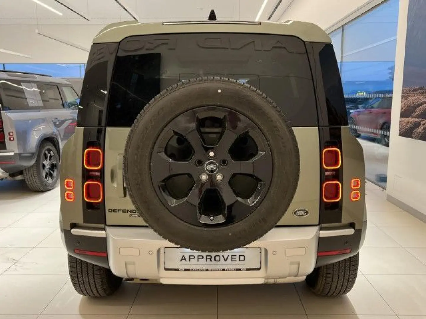 Defender 110 D240 SE Black Pack Winter Paket AHK