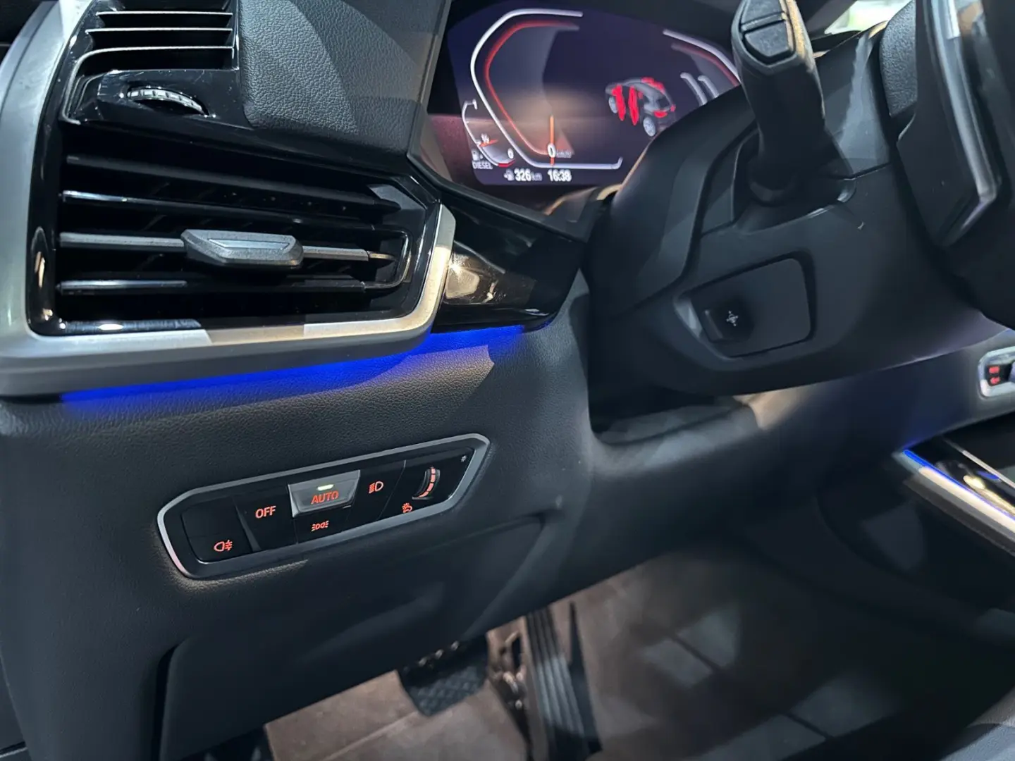 X5 xDrive 30d xLine /Soft-Close /2xTV / PANORAMA