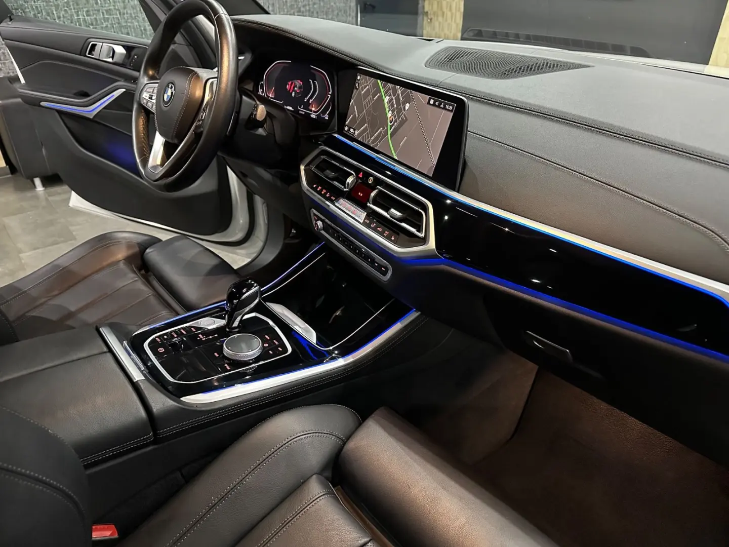 X5 xDrive 30d xLine /Soft-Close /2xTV / PANORAMA