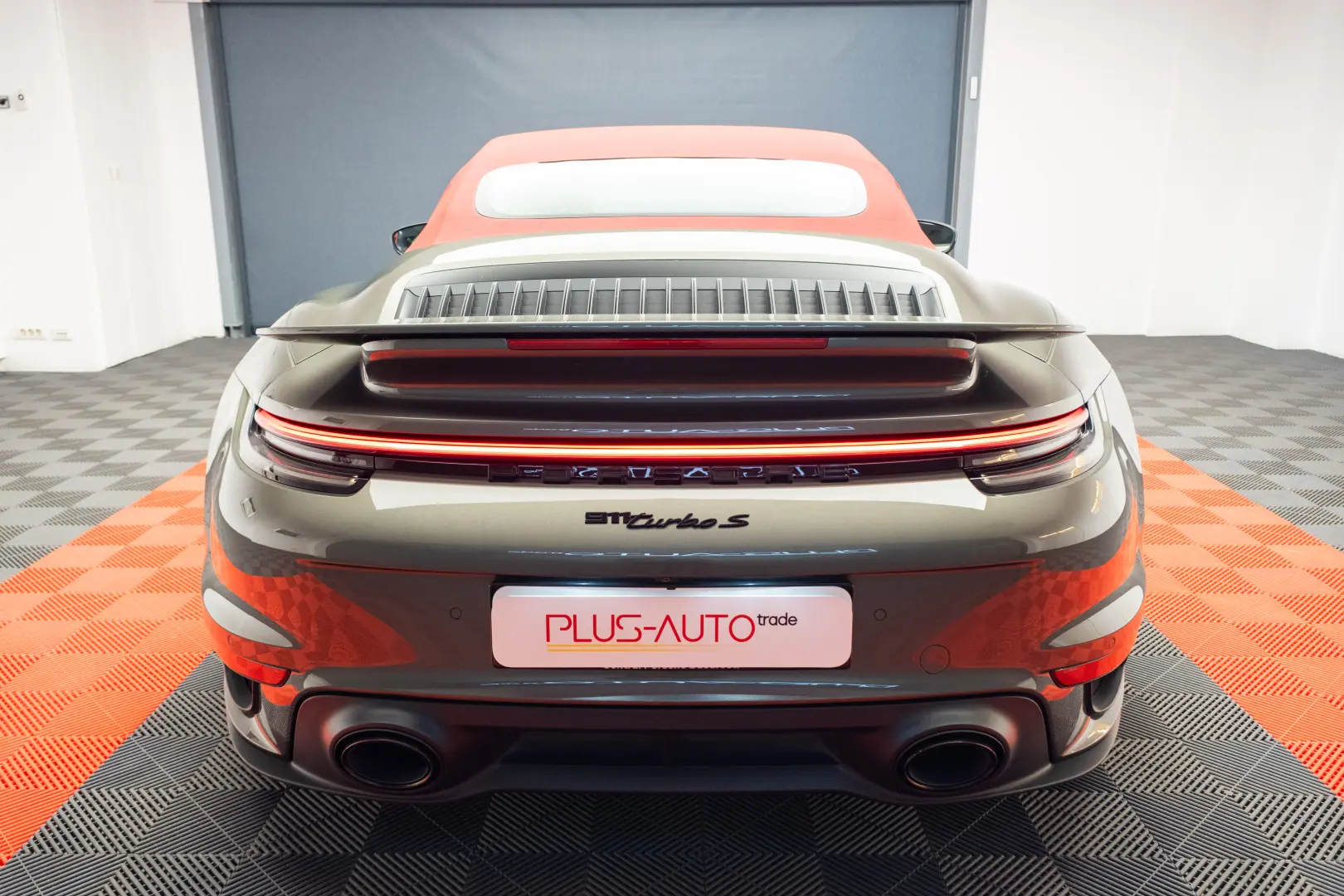 Porsche 992 Turbo S Cabrio