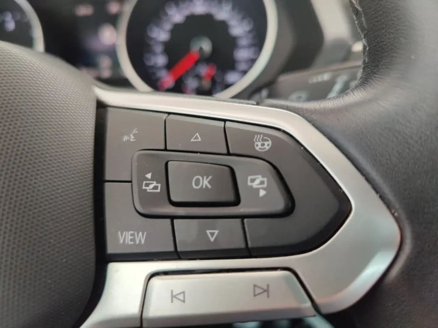 VW Tiguan Noul Tiguan Life 2,0 TDI DSG