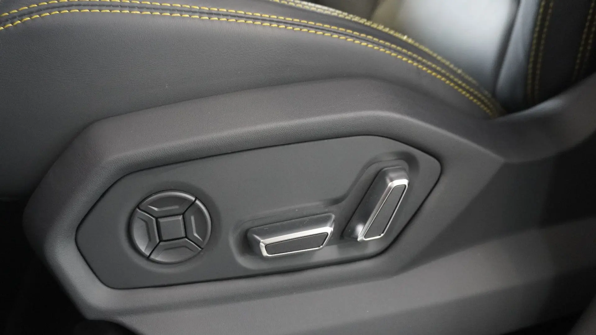 Urus  4.0 V8 Sport*PANO*SOFT*B&O*23