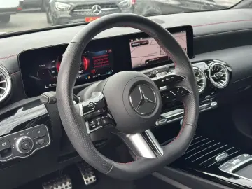 CLA 180 AMG Line | LED | SHZ | CAM | Keyless | D