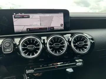 CLA 180 AMG Line | LED | SHZ | CAM | Keyless | D