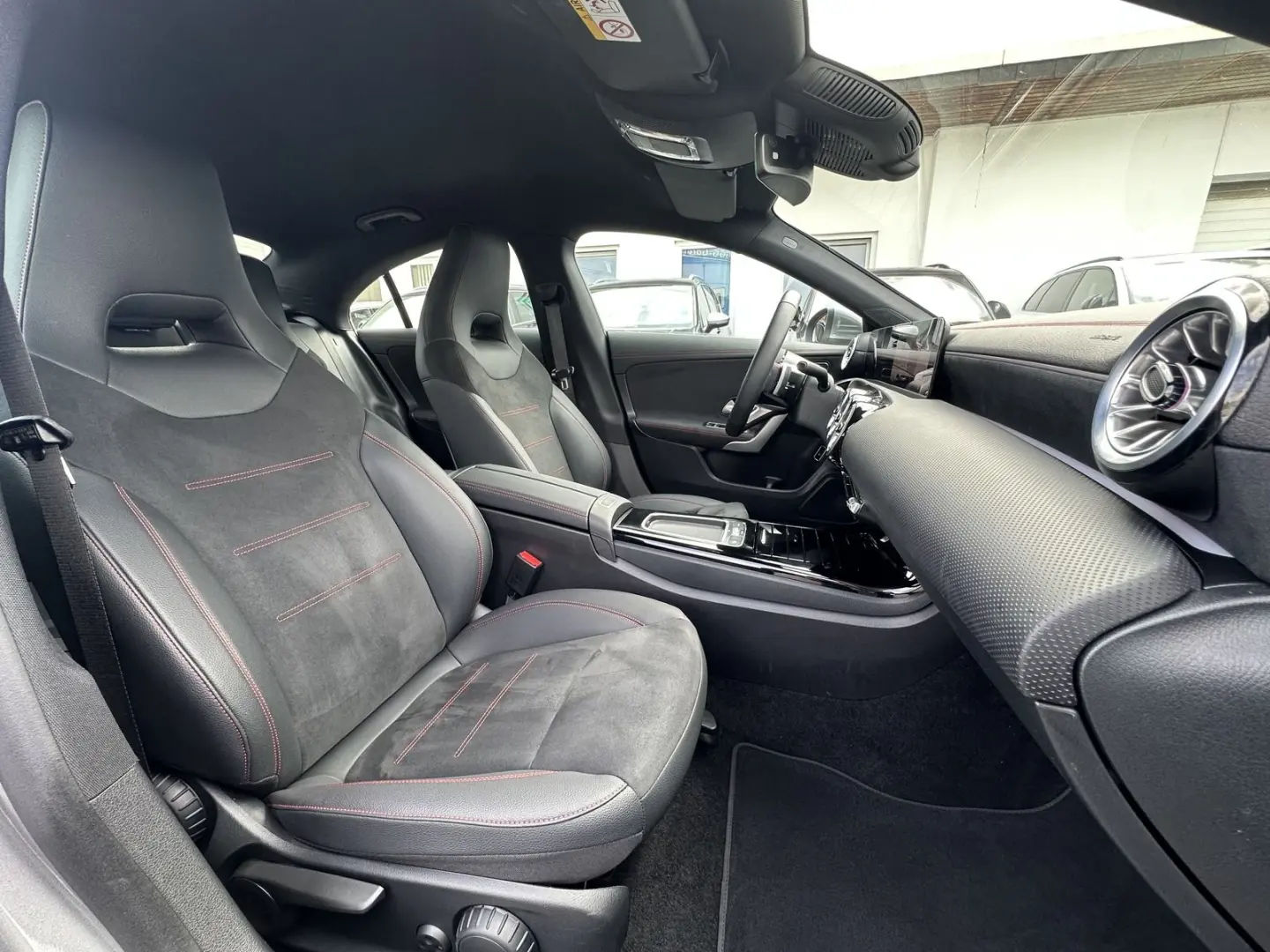CLA 180 AMG Line | LED | SHZ | CAM | Keyless | D