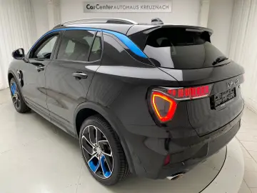 01 PHEV 1.5 Plug-in-Hybrid Automatik 360° Kamera