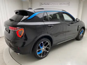 01 PHEV 1.5 Plug-in-Hybrid Automatik 360° Kamera